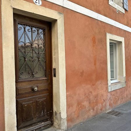 Studio Centre Ville La Toscane Л'Иль-сюр-ла-Сорг Экстерьер фото