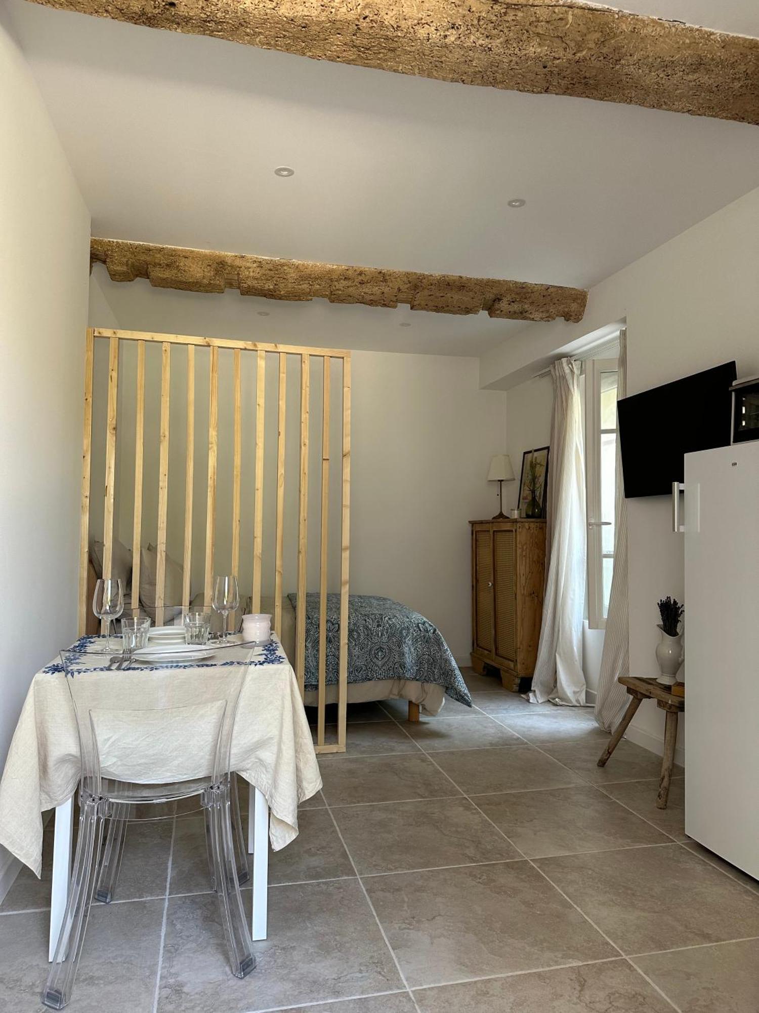 Studio Centre Ville La Toscane Л'Иль-сюр-ла-Сорг Экстерьер фото