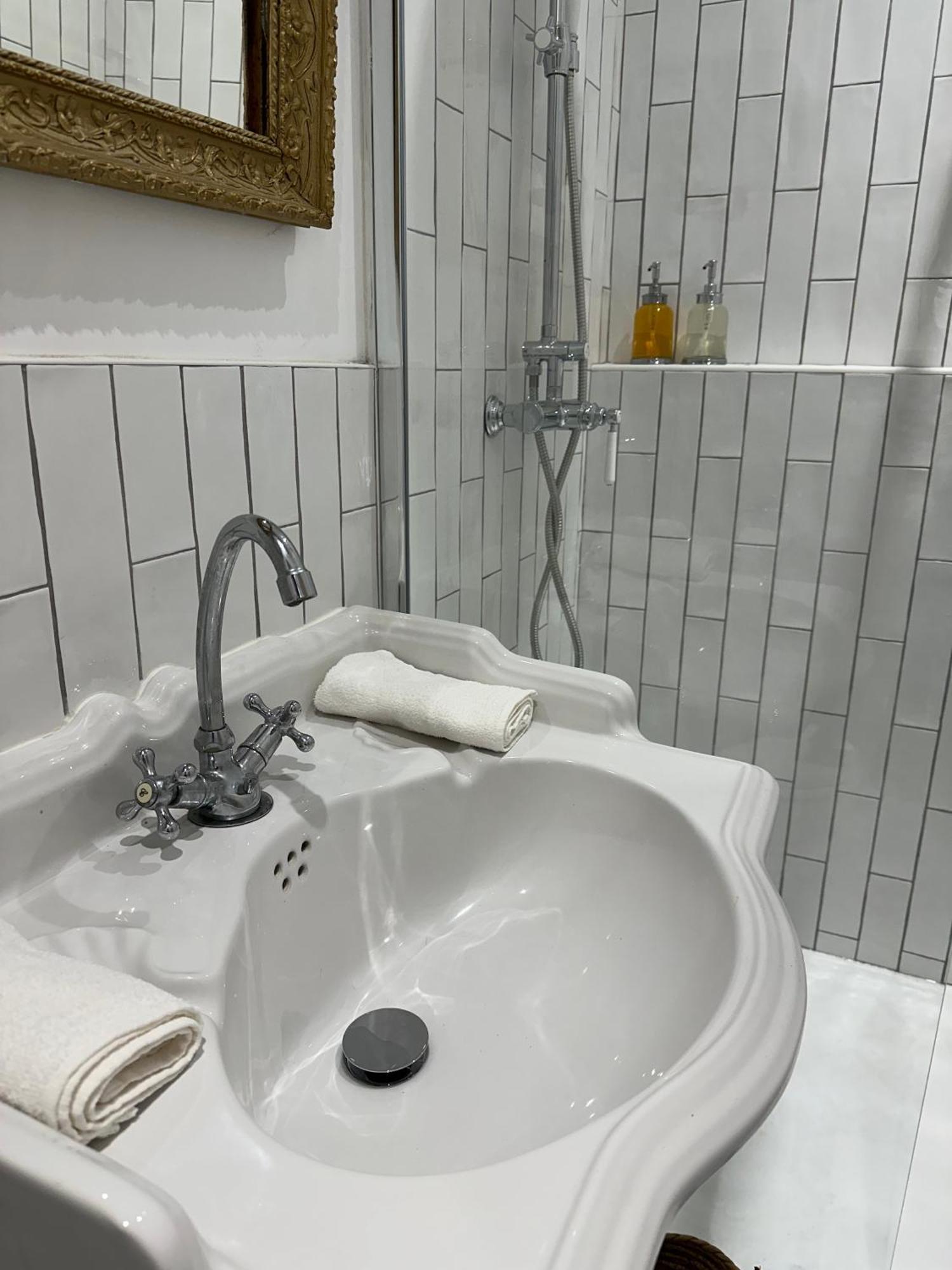 Studio Centre Ville La Toscane Л'Иль-сюр-ла-Сорг Экстерьер фото
